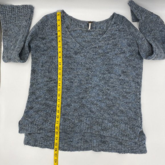 Free People Blue Bell Sleeve Lightweight V-Neck Sweater - Picture 9 of 10